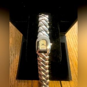 DKNY model: NY4225 ladies bracelet style watch like new condition.